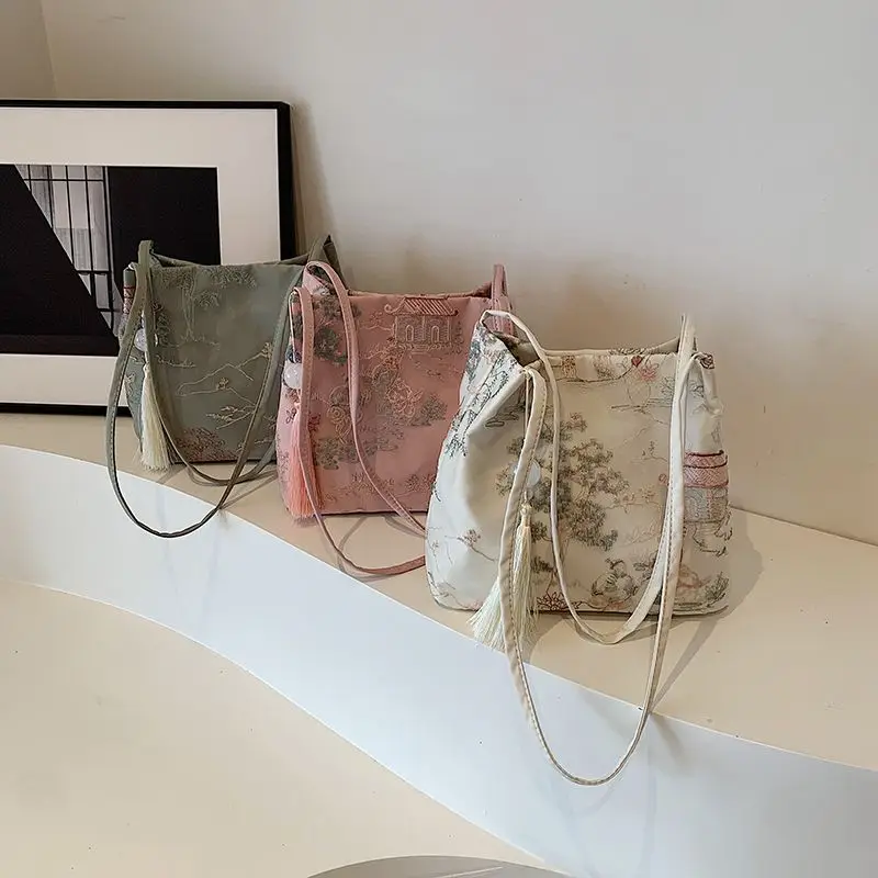 Elegant Landscape Embroidery Tote Bag Women Fringe Pendant Large Capacity Shoulder Bags Ladies Retro Gentle Premium Underarm Bag