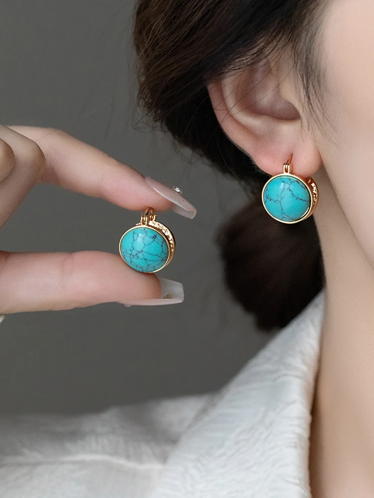 أقراط ذهب عيار 14 قيراط حجر أزرق