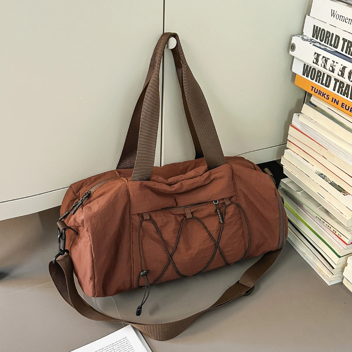 Large-Capacity Travel Bag for Women, Lightweight Satchel Cross-Body Sports Fitness Bag, Shoe Compartment, Short-Distance Travel Storage Luggage Bag, Men's Mountain Climbing Conference Business Trip