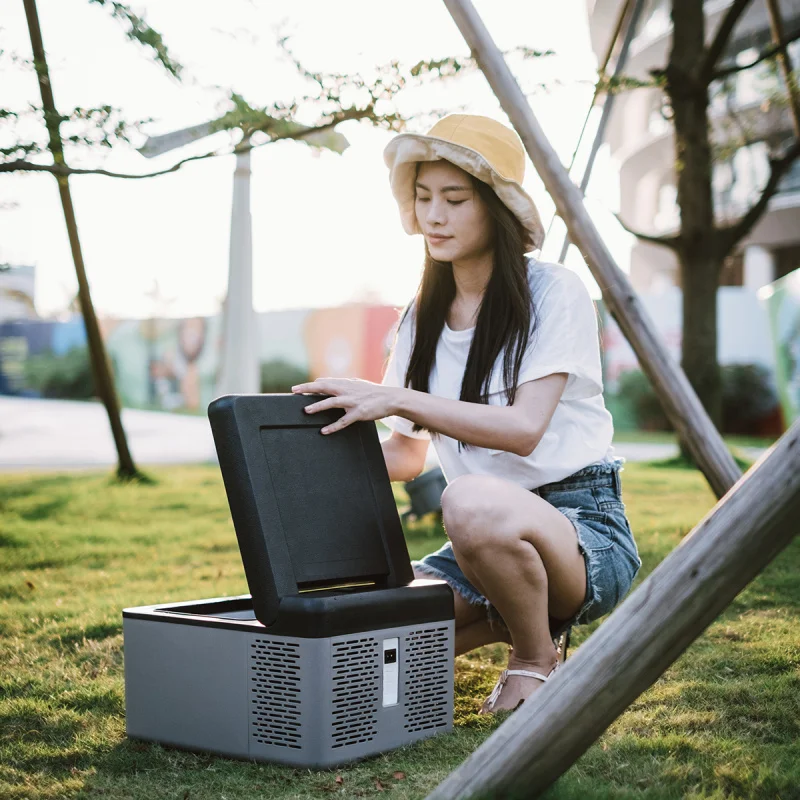 고품질 12V 소형 냉장고 휴대용 차량용 냉동고 인기 판매 상품