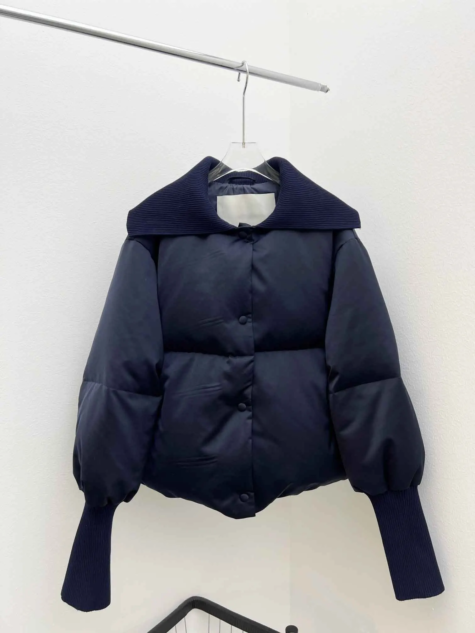 

2023 Women's Clothing Temperament lapel slimming down jacket Winter New