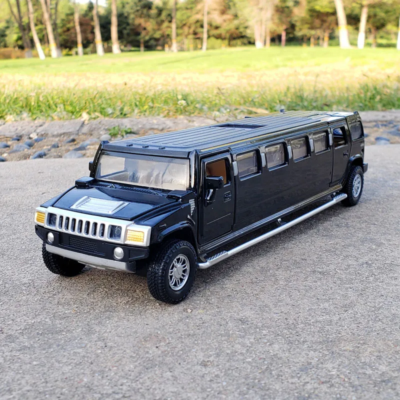 1:32 Diecast Hummer Lengthen Limousine Metal Alloy Car Model Pull Back Flashing Musical High Simulation Kids Toy Vehicles Gift