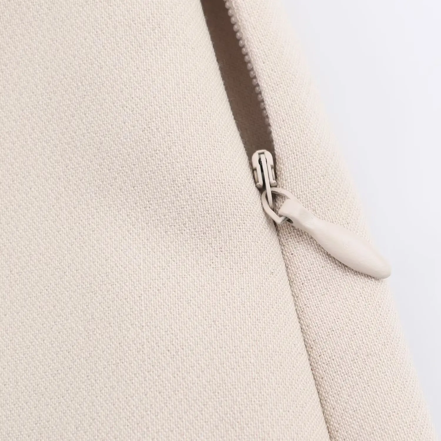 BSAY Herbst Neues Produkt Damenbekleidung 2025, französischer minimalistischer Stil, hohe Taille, asymmetrische Metall-dekorative Freizeitshorts – Detail 22