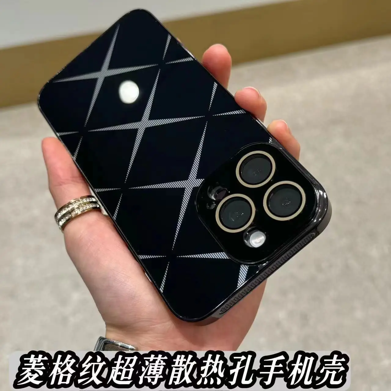 

Чехол для Apple стеганый с гальваническим покрытием, 14 дюймов