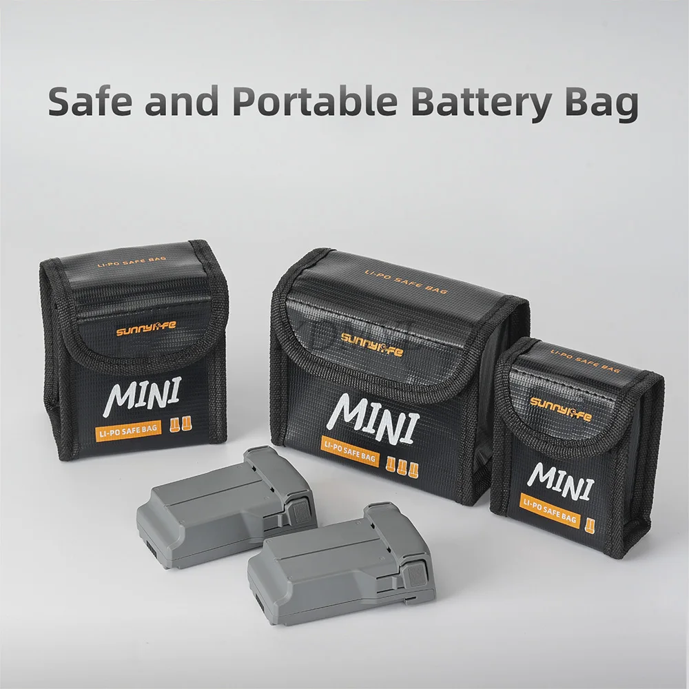 Sac de transport pour batterie DJI Mini 5 Pro/4 Pro/3/3 Pro/Lito 1/Lito X1 posé à côté d'un drone, illustrant la taille compacte.