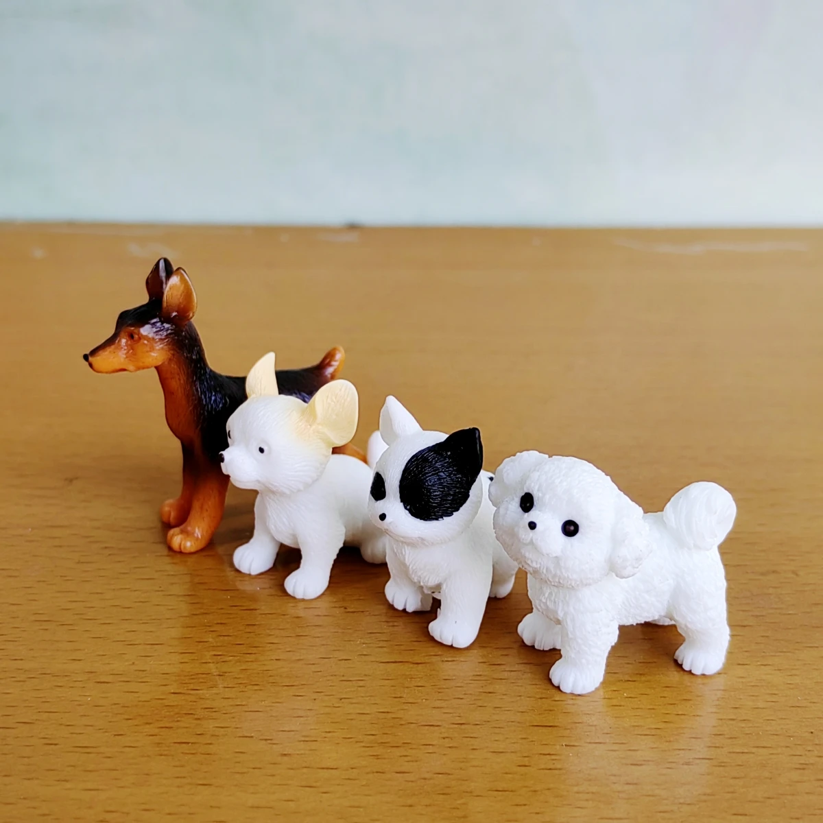 Cachorro Doberman Albino: O Que Realmente Vale a Pena em Miniaturas de  Resina para Jardins e, image size:1200x1200