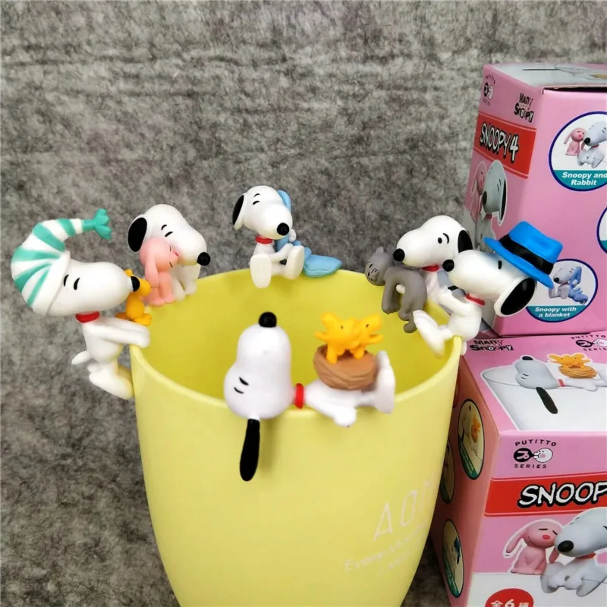 Snoopy Cup Edage Schreibtisch Dekor Anime PVC Figuren Woodstock Faron Kaninchen PUTITTO Serie Mini Figuren Blind Box Spielzeug Geschenk