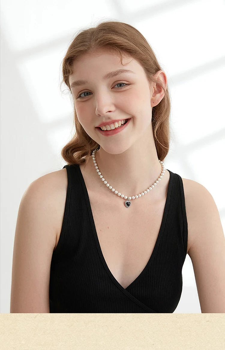 Love Pearl Necklace Women Black Agate Pendant Retro French Necklacechain Sweater Chain Wedding Party Chokers Jewelry Gift