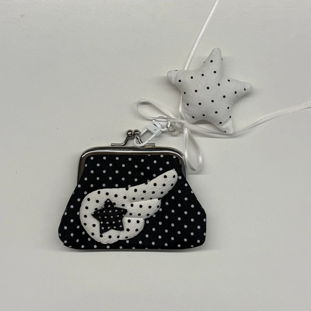 Charming Vintage-Inspired Y2K Lace Coin Purse with Rose Details and Hanging Pendant