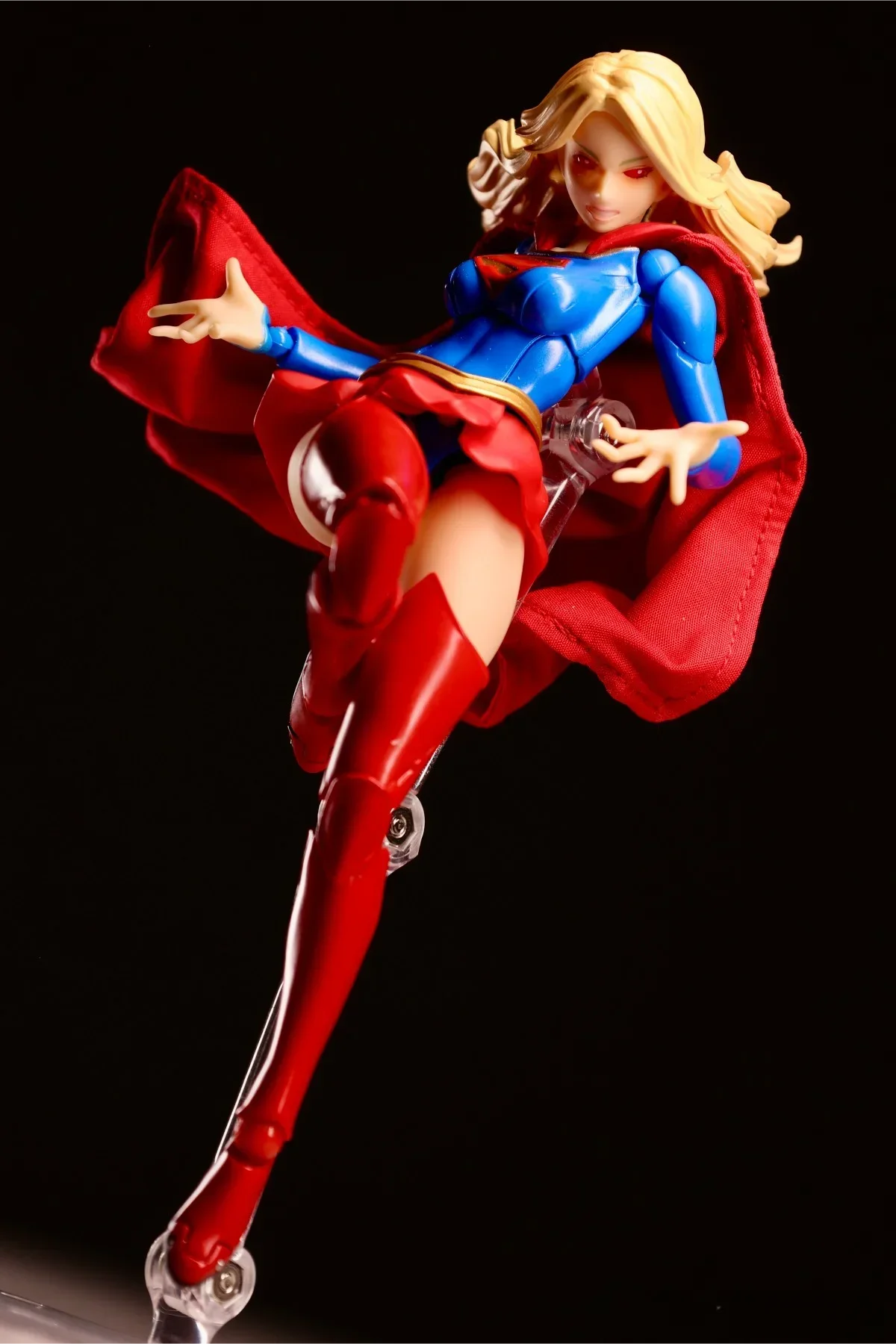 REVOLTECH スーパガール フィギュア DC Amazing Yamaguchi Revoltech Supergirl Action Figure