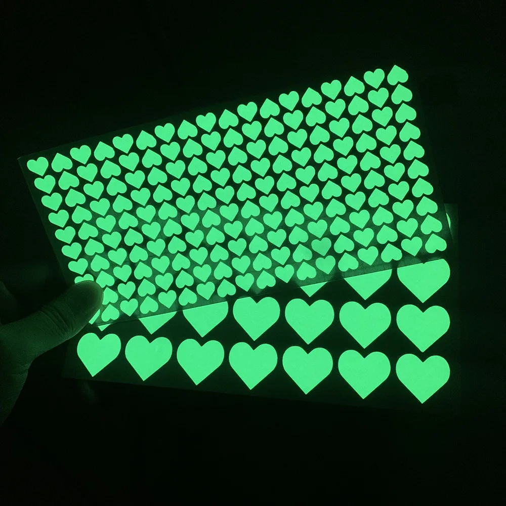 Love Nightlight Sticker Heart Shaped Sticker Bedroom Wall Cute Creative Decoration Fluorescent Luminous Wall Sel luminous wall stickers fluorescent stickers