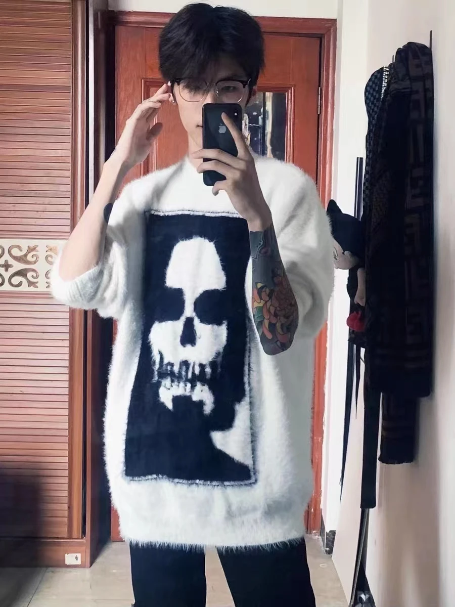 

American Retro Fashion Handsome Skull Sweater For Men And Women In Autumn And Winter Design Sense Fried Street Sweater Coat Tide