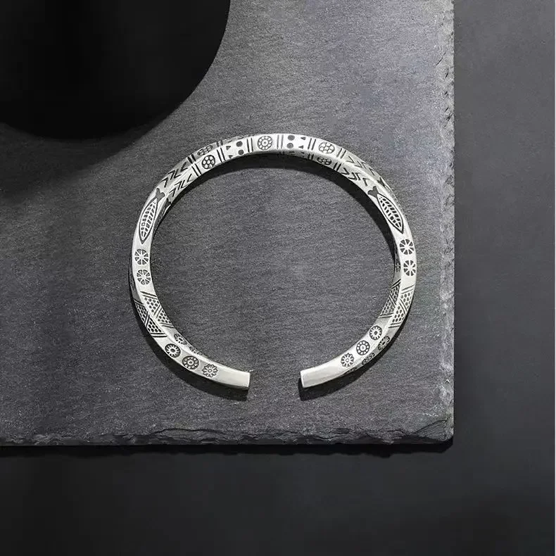 Vintage Silver Color Fish Sleeve Bracelet Ladies and Men Small Hand Twist Armband Casual Fashion Boho Jewelry