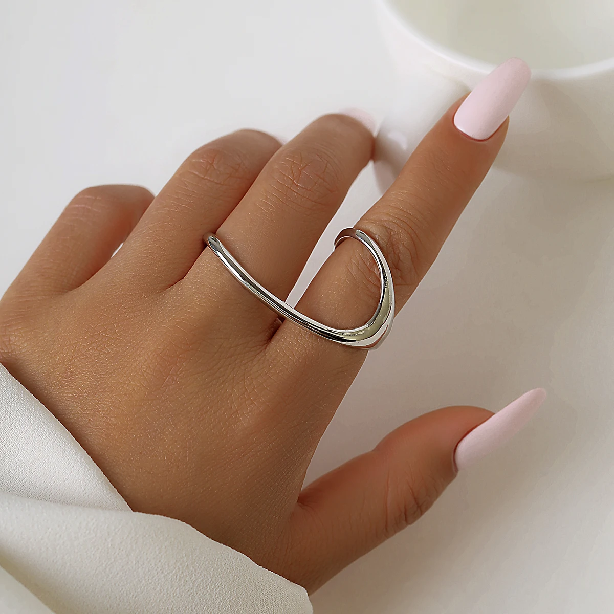 Why Do We Attach Meaning to Rings and Fingers? - Reader's Digest