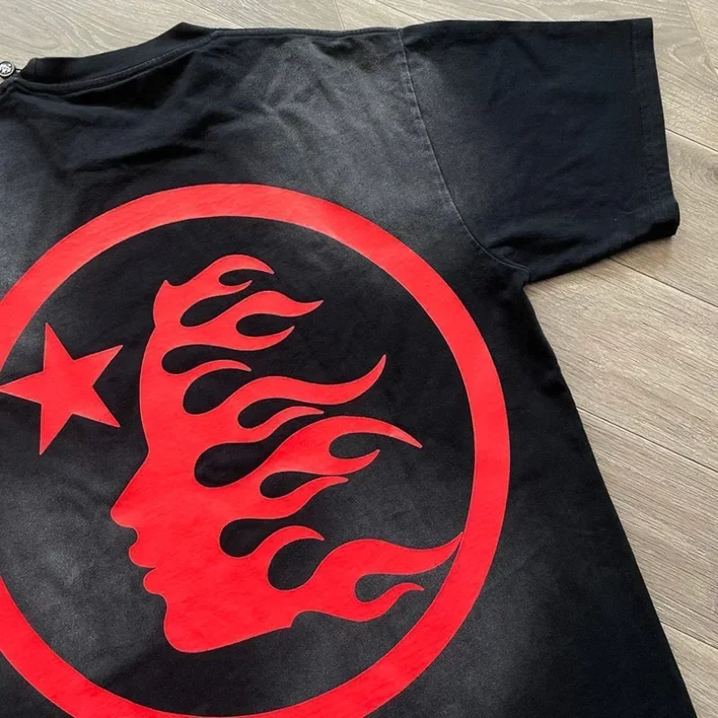 

Мужская футболка с коротким рукавом и принтом логотипа «HELLSTAR»