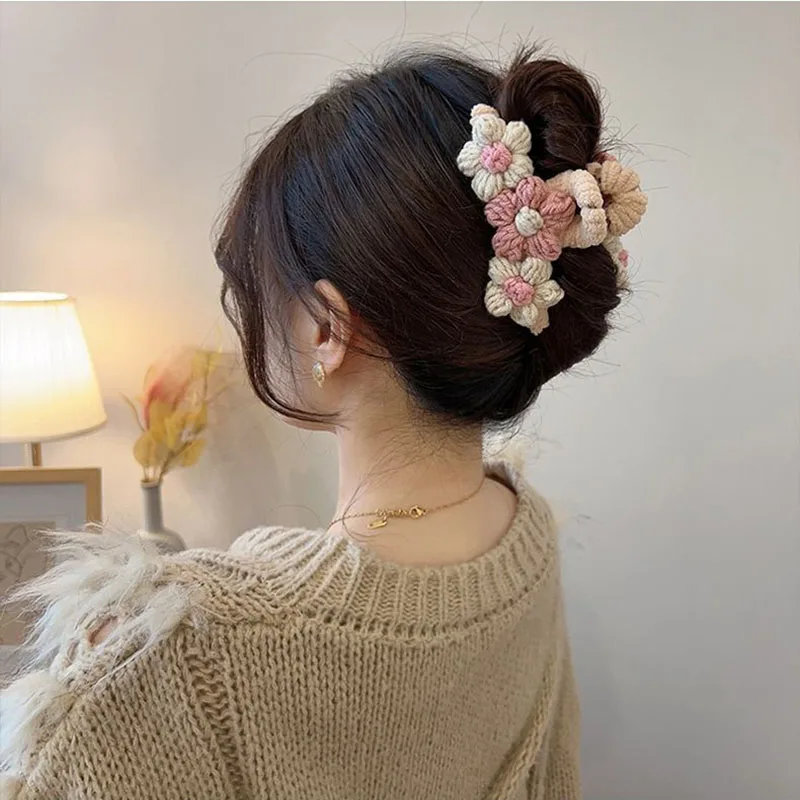 

Trendy Autumn Winter knitting Wool Flowers Hair Claw Woman Large Hair Clip Female Elegant Shark Clip Heawear Hair Accessories
