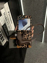 Luxury Leopard Print Portable Sausage Dog Phone Case Cover for Z Flip 7FE (A)