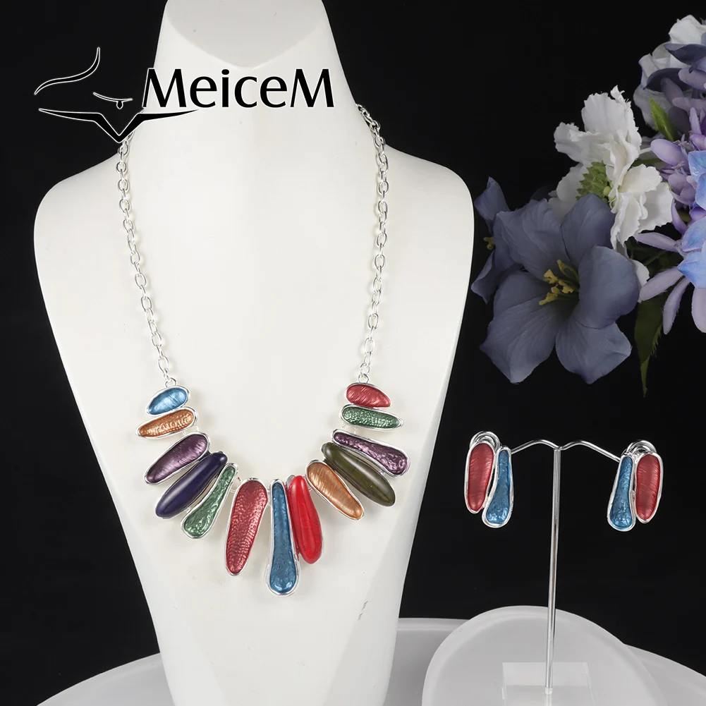 

MeiceM Gold Color Geometry Necklace Christmas Gifts Ideas Chokers Vintage Jewelry Designer Aesthetic Chains Necklaces for Women