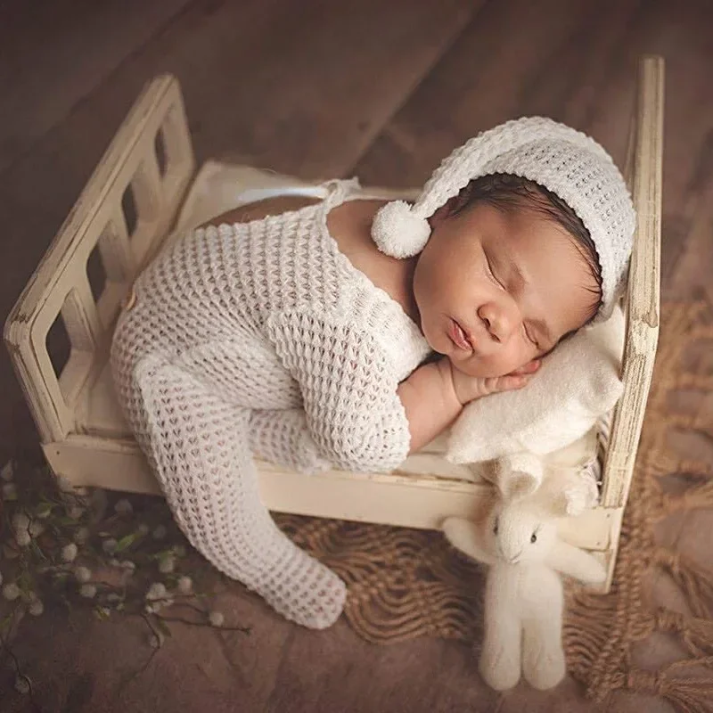 Neworn Footed Jumpsuit Infant Photo Shoot Outfit Lovely Newborn Romper with Buttons Pocket And Pom Sleepy Hat for Photography