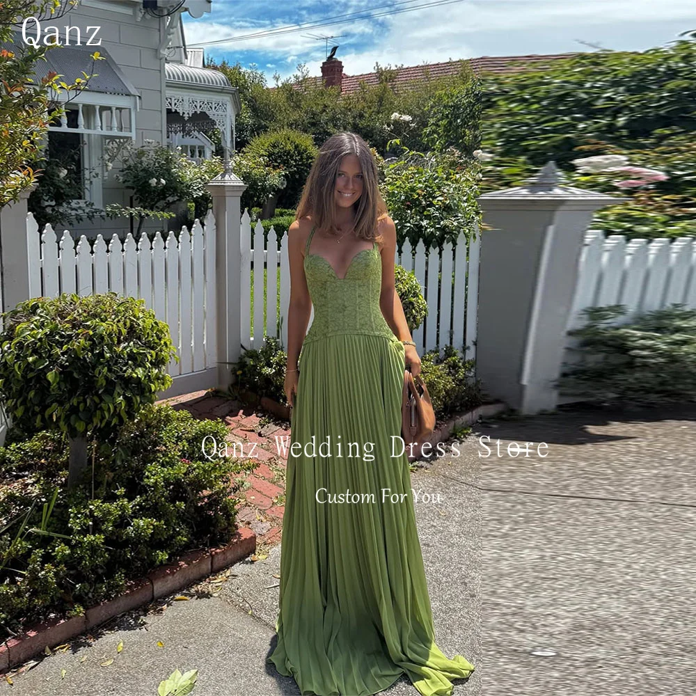 green emerald velvet dress Amazon.com: Tea Length Mother of The Bride Dresses for Wedding 2 Pieces  Beaded Lace Appliques Olive-Green Wedding Guest Dress 2023, US 12 : Clothing,  Shoes & Jewelry