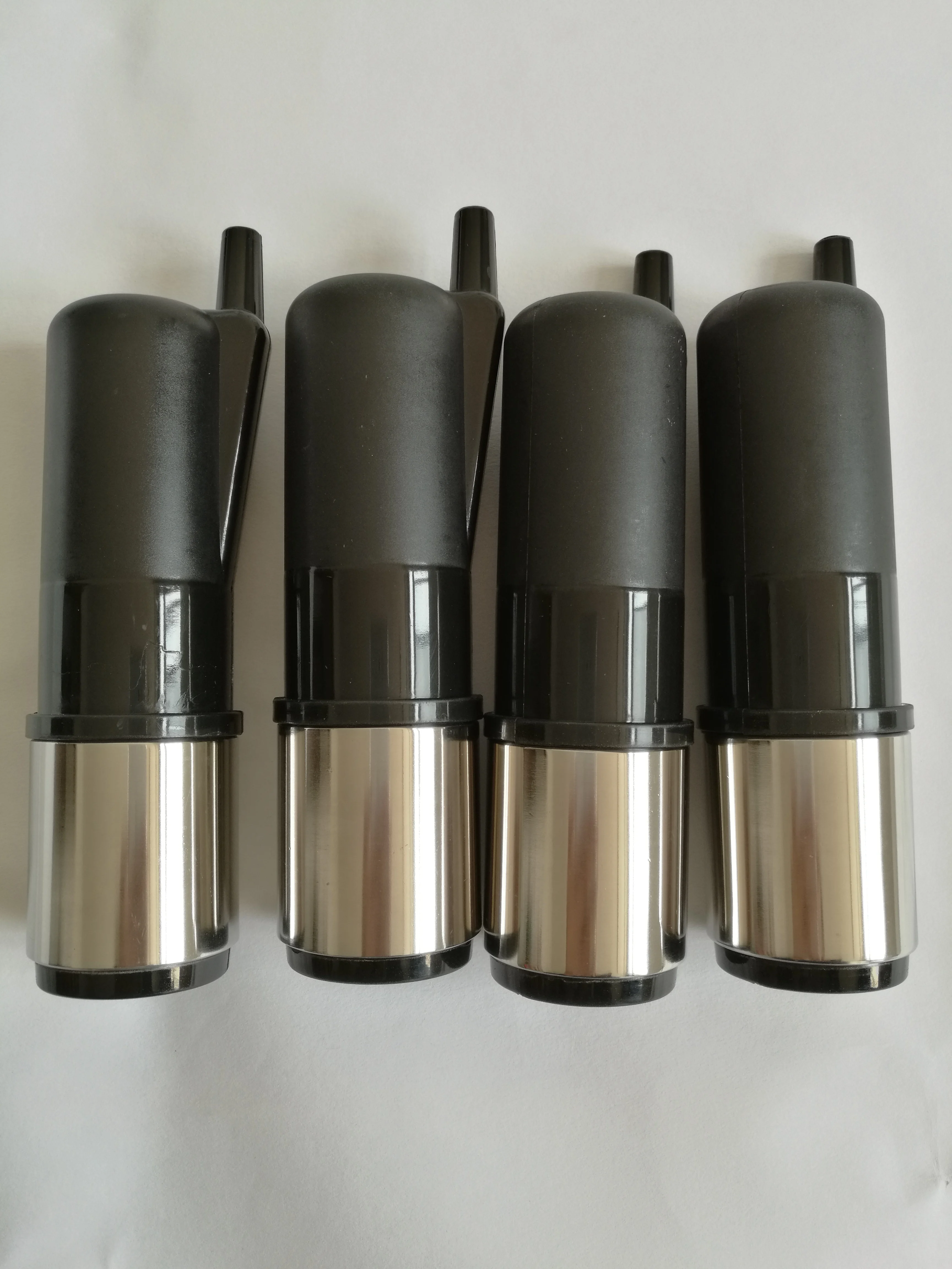 

4 шт., пластиковая оболочка из нержавеющей стали