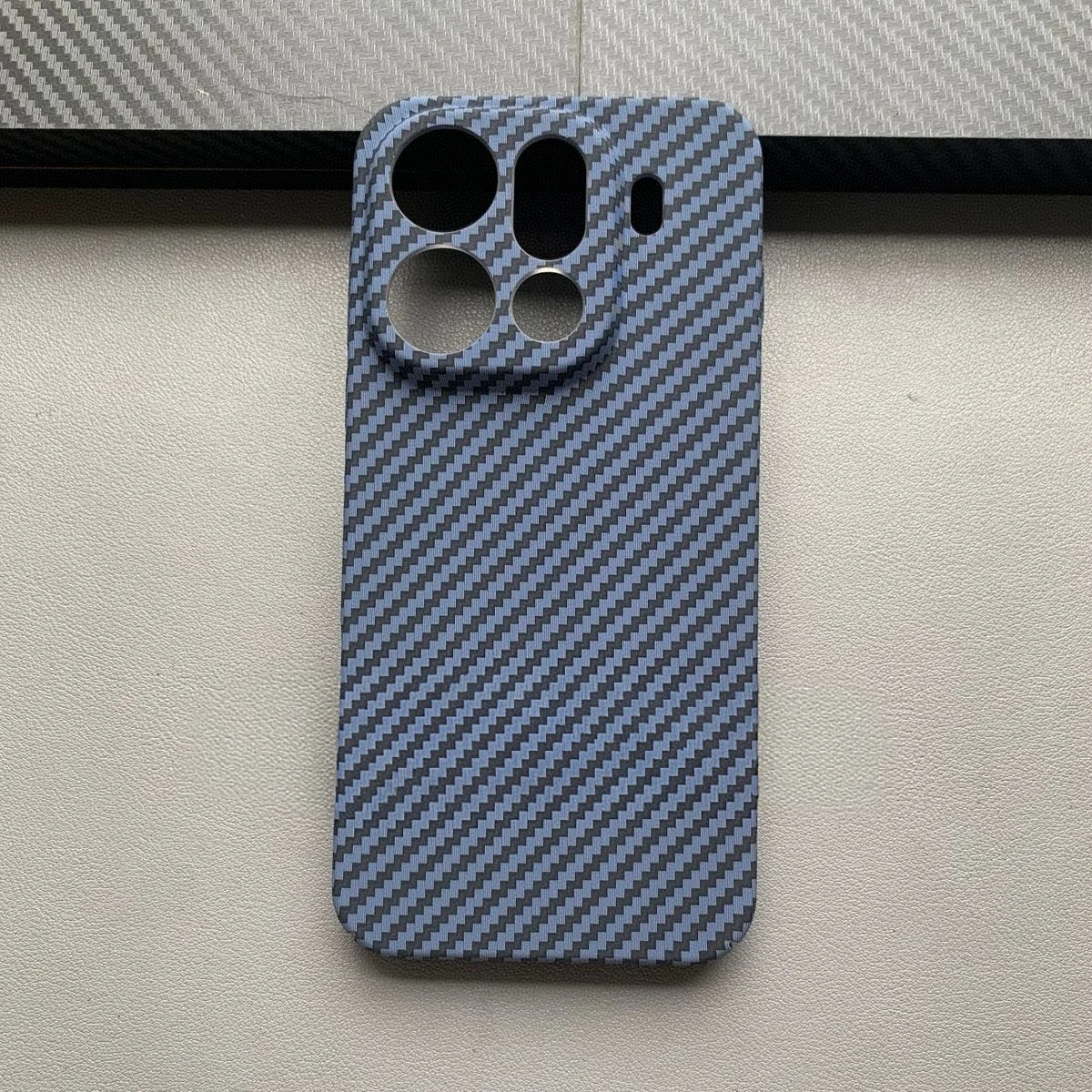 Carbon Fibre Slim Protective Hard Back Cover Case համար Smartphone