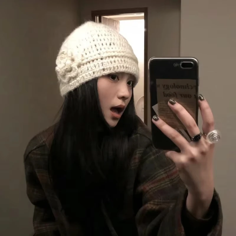 Retro French Beanie Atmosphere Feeling Thin Sparkle Flowers Knit Balaclavas Autumn Winter New Ins Face of Small Cap Bonnet 모자 2