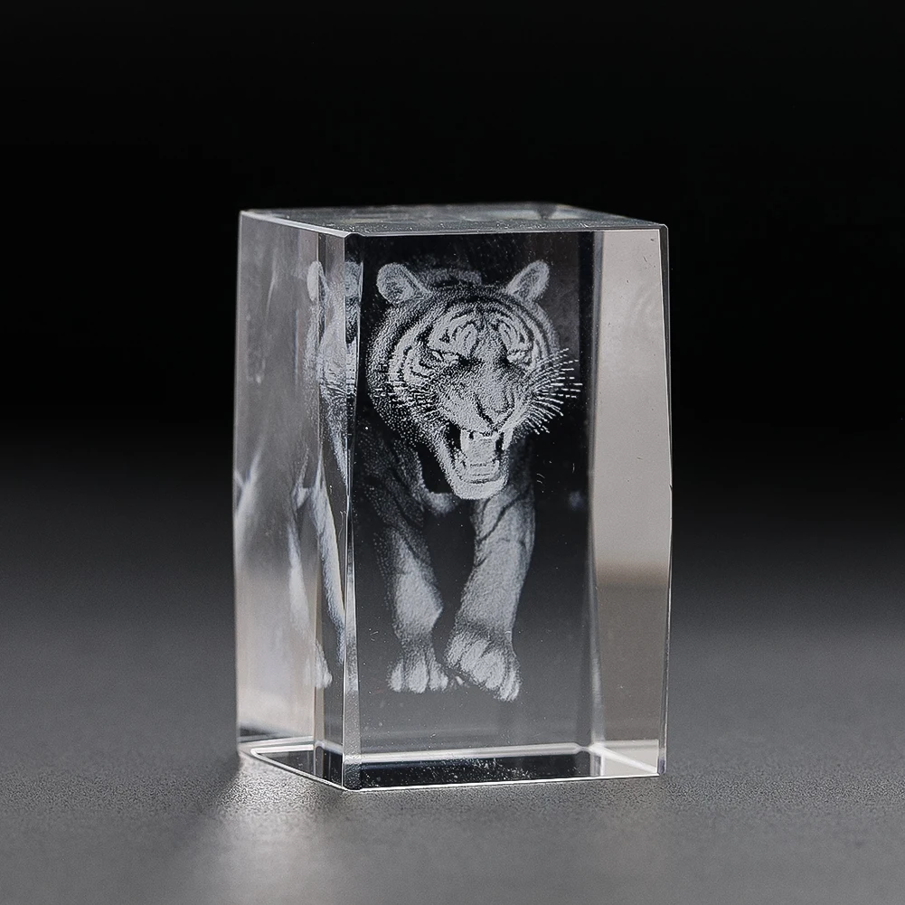 3Dアクリルクリスタルレーザー彫刻,3Dタイガーガラアート,オフィス