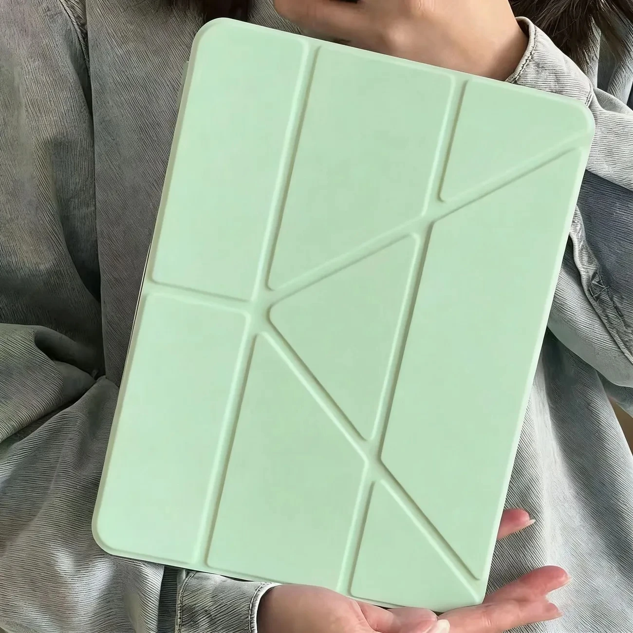 Sleek & Stylish Foldable Crystal Clear iPad Case