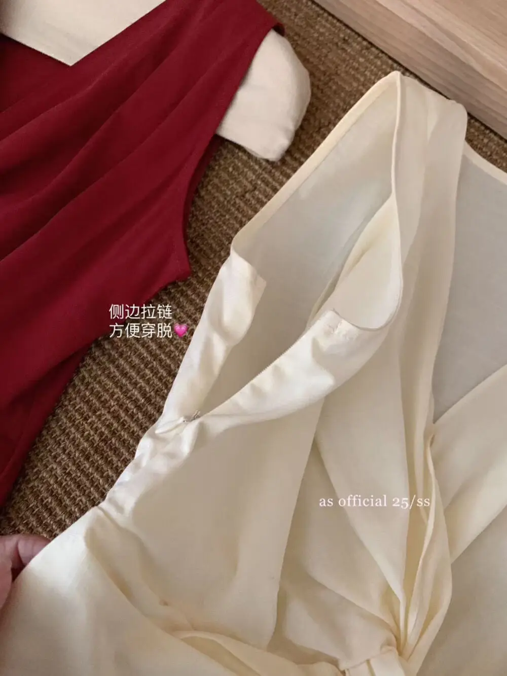 Designer Twist Knot V-neck Vest for Women 2025 Summer New Resort Style Niche Slim-fit Unique Sleeveless Top image