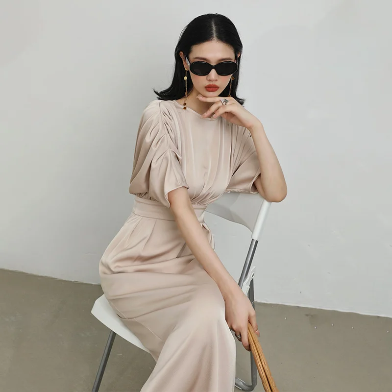 

Champagne Short Sleeve Dress Women's Summer 2023 Slim Waist Show High Grade Satin Medium Length Skirt