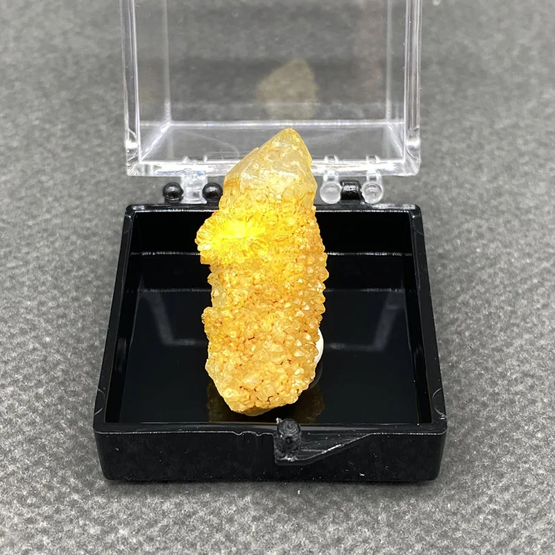 100%  Natural citrine Mineral Specimens Stones and Crystals Healing Crystal from China Box size:35*35*35mm