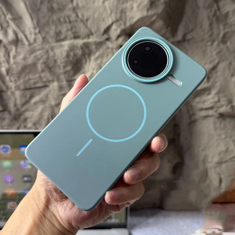 Matte Hard PC Slim Back Case Cover with Magnet and Frosted Finish