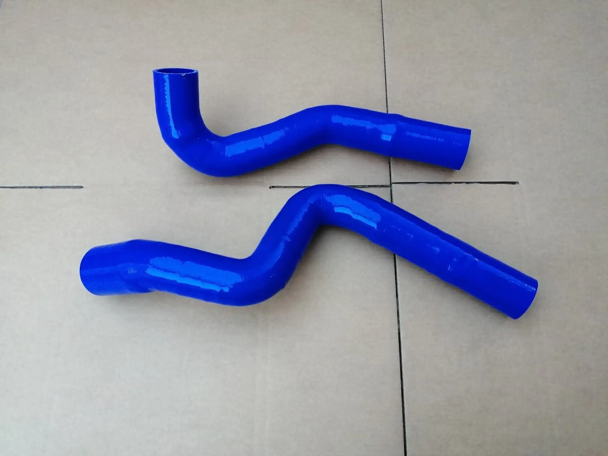 

Intercooler Air Cooler Hose For Jeep Wrangler JK 2.8T 2.8 Trubo Diesel CRD 2007-2010 55056639AB 55056640AB 55056640AC 55056640AD