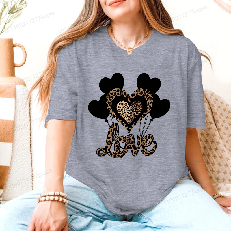 Leopard Heart Graphic Tee for Women Vintage Leopard Print Heart T Shirt O Neck Short Sleeve Casual Streetwear Aesthetic Tops 3