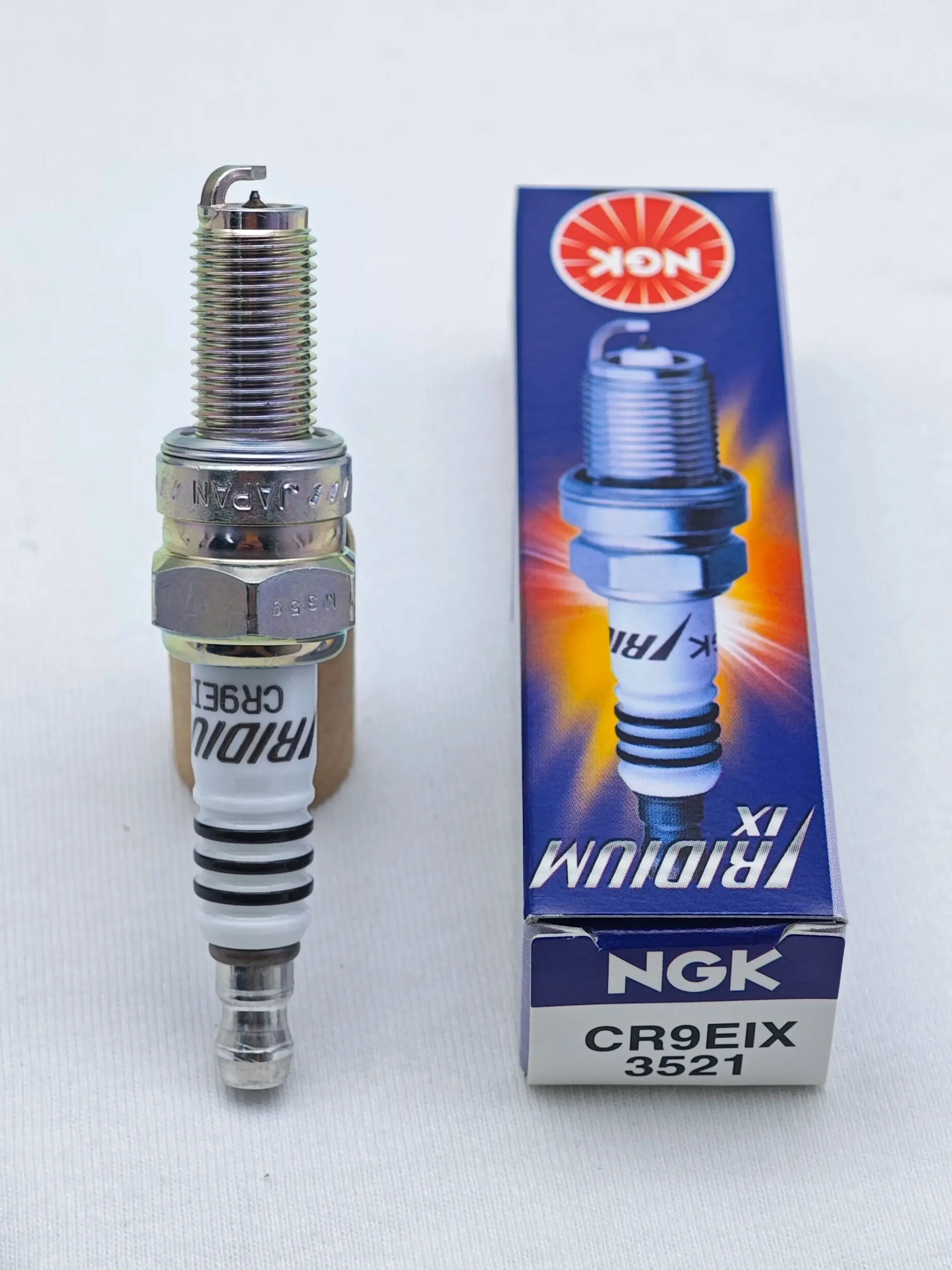 NGK CR9E Resistor Spark Plug For Ducati 749/D (Superbike/Dark) 2004-2006 Models - OEM Replacement
