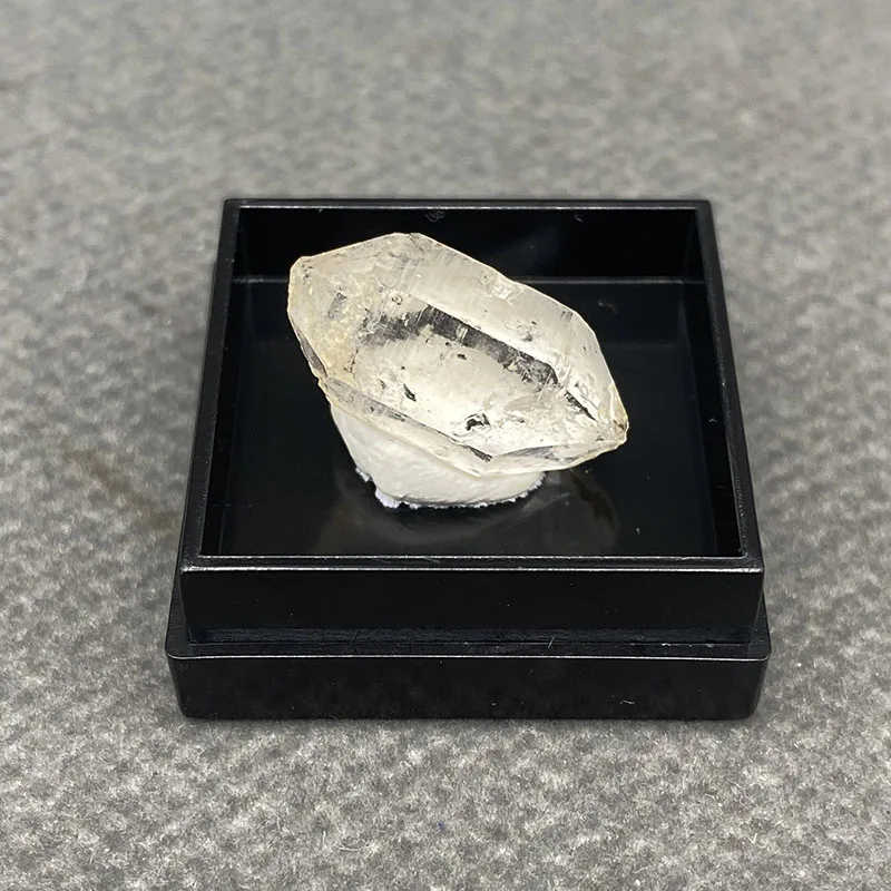 100% natural  crystal diamond gemstone+Box size:27*27*25mm