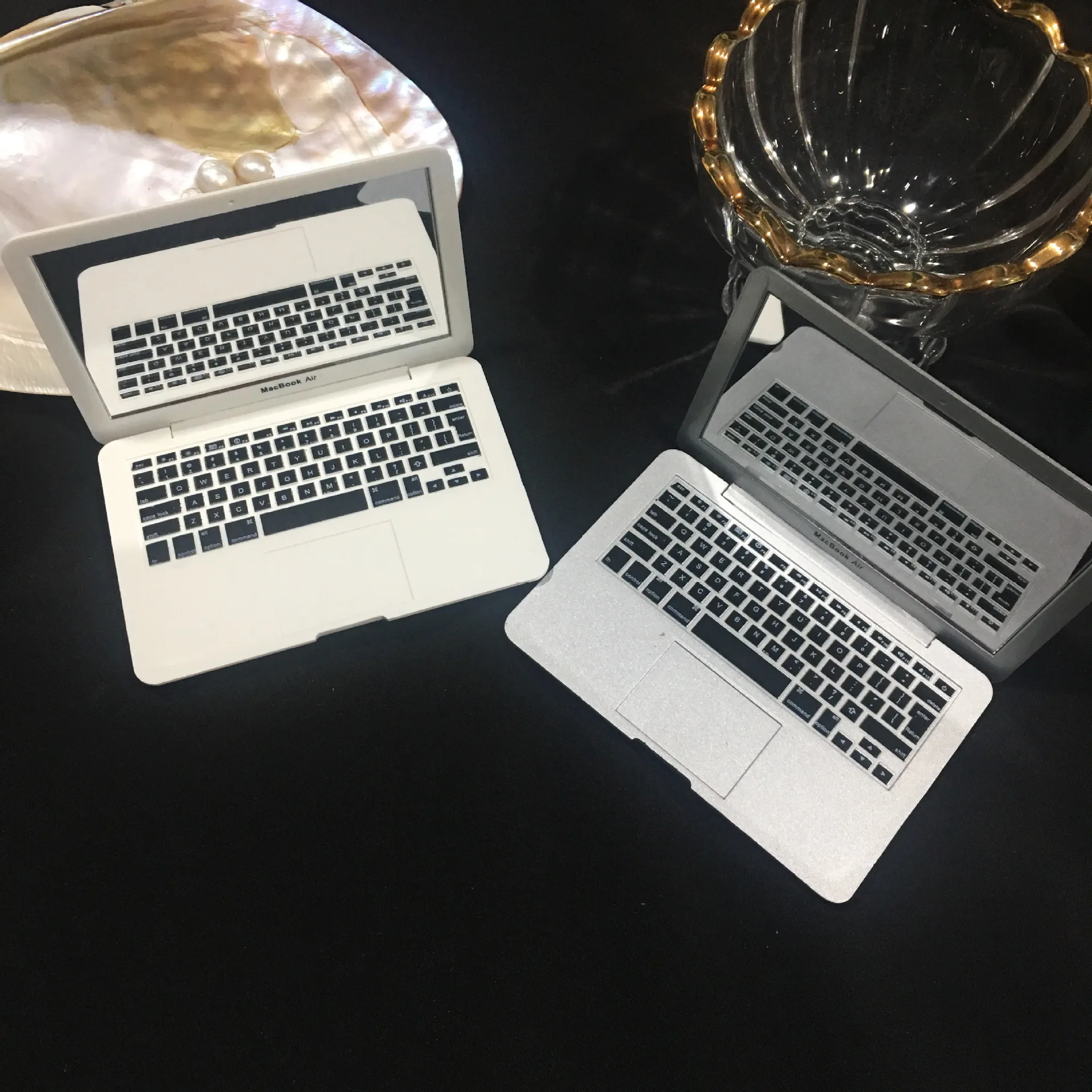 Makeup Mirror Portable Mini Makeup Mirror Pocket Laptop Glass for notebook computer Creative