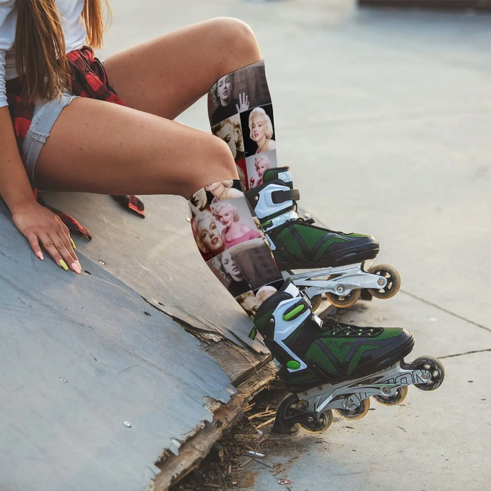 Marilyn Monroe American actress Vintage Aesthetic Photos Collage - 2 Socks retro hiking