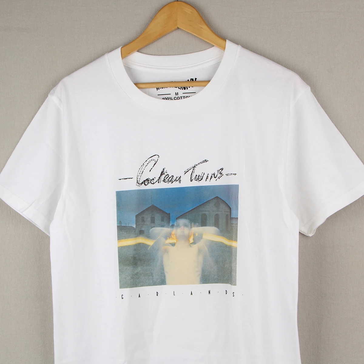 Фото Хлопковая футболка с надписью Cocteau Twins 4Ad, с гирляндами, Робин Гутри, Элизабет, Фрейз, с надписью «This Mortal Coil» №2