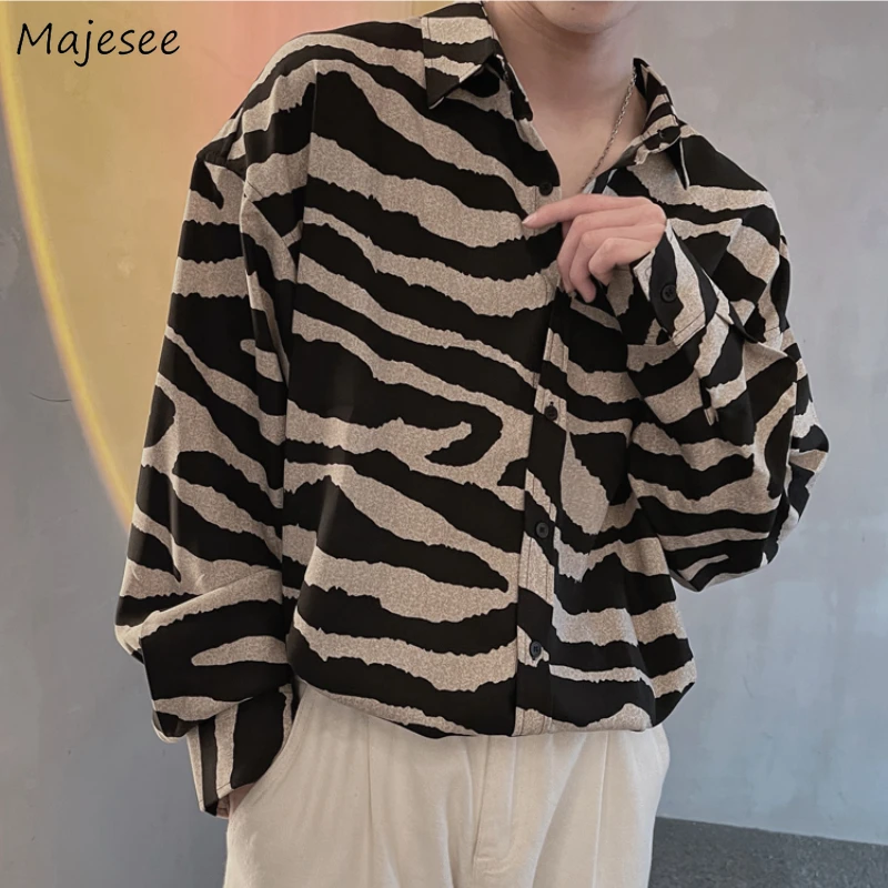 

Рубашки мужские в стиле ретро Ulzzang, свободные полосатые с длинным рукавом, красивая модная мягкая повседневная одежда в стиле Хай-стрит для подростков