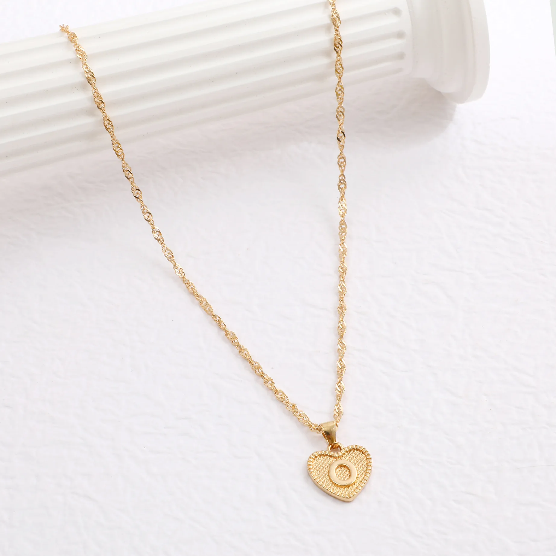 A-Z 26 Initials Name Necklaces Heart Pendant Letter Alphabets Necklace for Women 2023 Female Choker Chains Jewelry Trendy Gifts