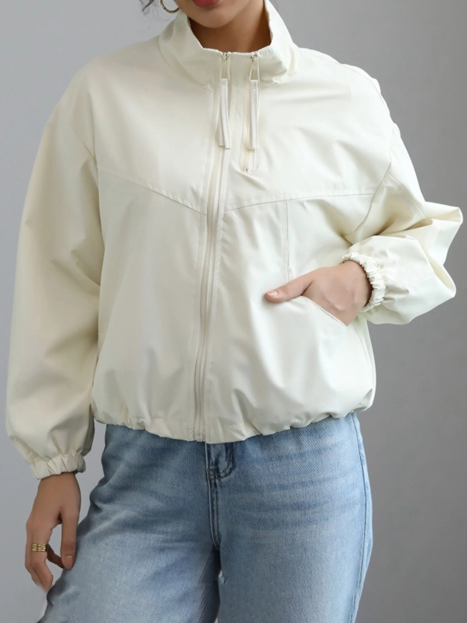 Stylish Women s Lightweight Jacket with Collar Long Sleeves Zipper Closure and Solid Color Design for Casual Fall Fashion
