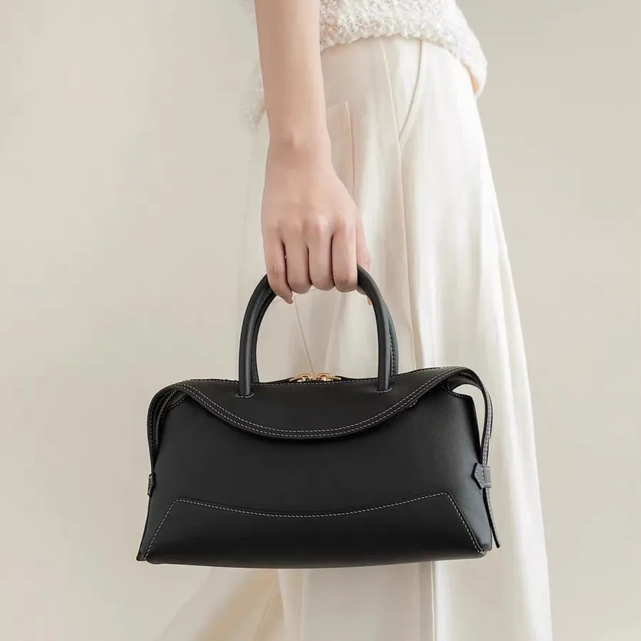 New Handbag Casual Women Leather Handheld Single Shoulder Crossbody Bag High-End Sensation Niche Design Pillow Bag