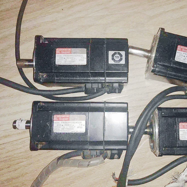 

Оригинальный б/у Восстановленный SANYO DENKI SANYODENKI AC Серводвигатель P50B05020DXS20 200 Вт AC200V