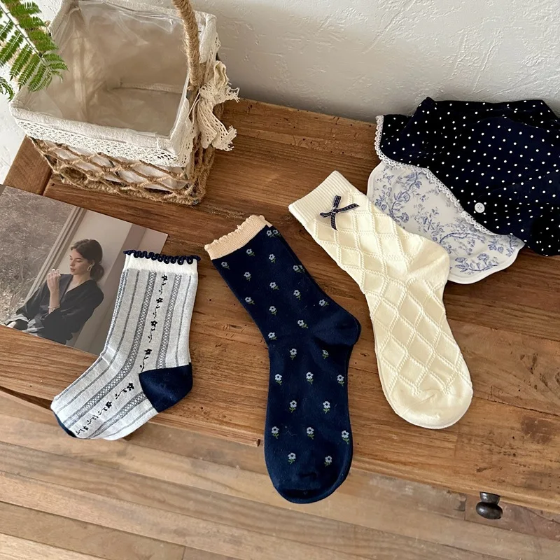 3 Pairs Causal Cute Light Vintage Navy Blue Bow Korean Socks Women's Mid-tube Sock Simple Comfortable Daily Commute Stocking – Detail 3