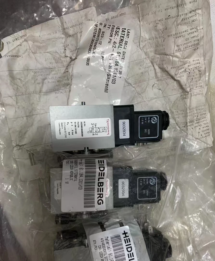 New Original Brand three 61.184.1311 + three 98.184.1051 + new Made in China 61.184.1311 98.184.1051