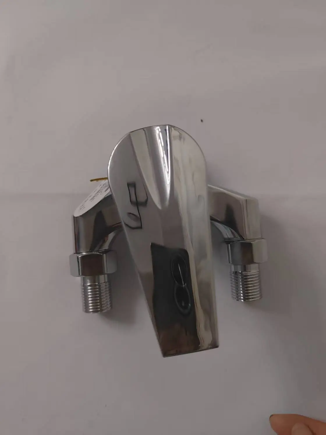 ฝักบัววาล์วผสมน้ําร้อนและเย็นติดตั้งบนพื้นผิว, ก๊อกน้ําฝักบัว, วาล์วฝักบัวน้ําร้อนและเย็นสําหรับห้องอาบน้ํา, ก๊อกน้ําอาบน้ํา 1