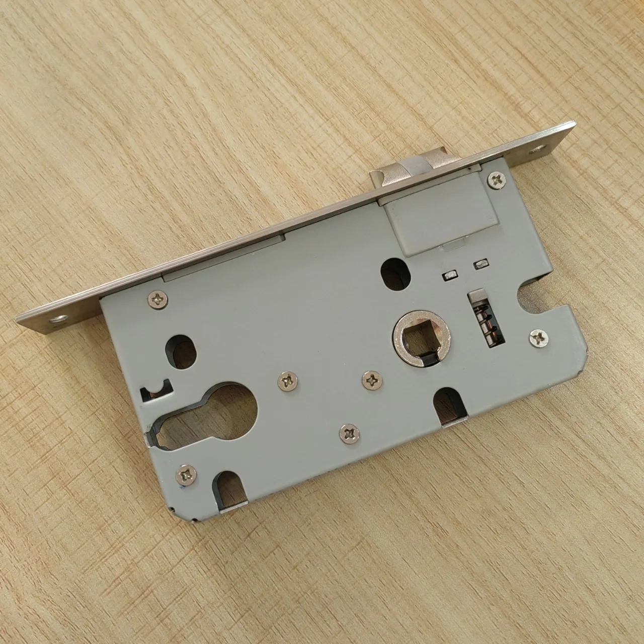 Description Picture 5 of item5845 Silent  Set Split Lock Handle Office Door Lock with 4558 Lock Body Indoor Door