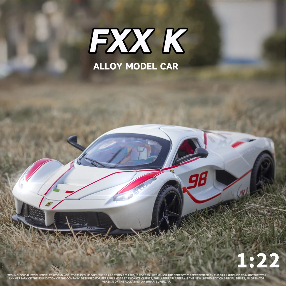 

Модель автомобиля из сплава под давлением LaFerrari FXXK в масштабе 1:24, Красный Миниатюрный суперкар, металлический автомобиль, детская коллекция, подарки для детей, игрушки для мальчиков